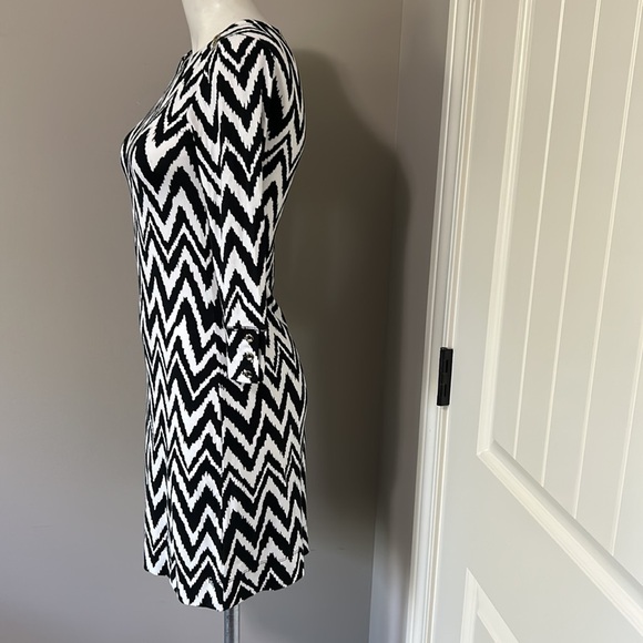 Lilly Pulitzer Sophie UPF 50 Onyx Get Your Chev On Solsafe Tunic Dress XXS - Picture 7 of 11